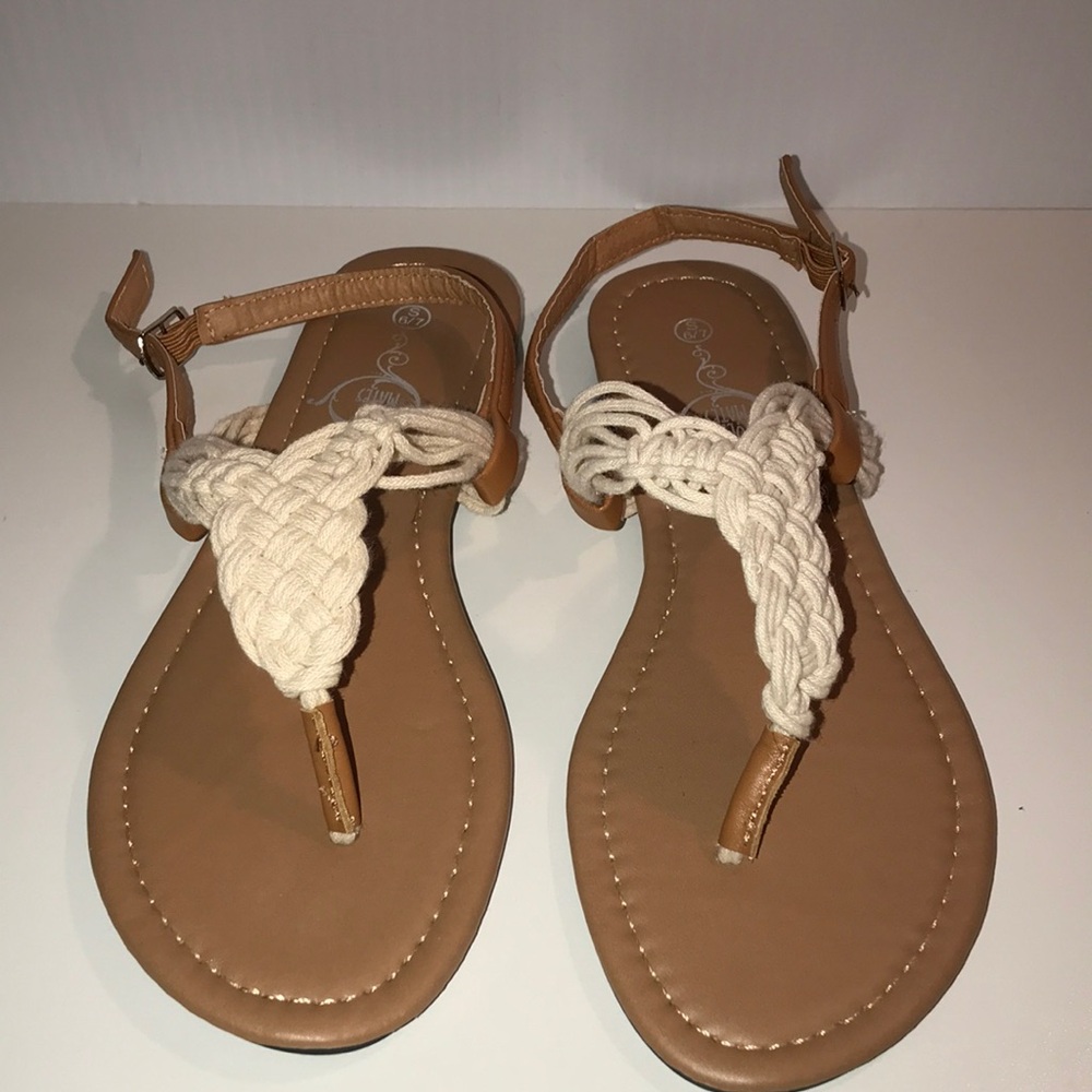 Womens sole mates braided raffia sandals size small  6/7 NEW